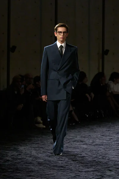 Look 8